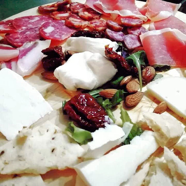 Antipasto Misto di Salumi e Formaggi Cilentani